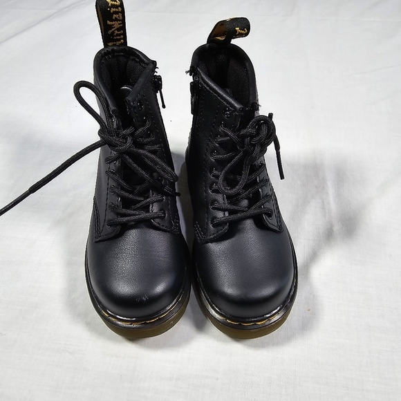 Dr. Martens Other - Dr. Martens Unisex Toddler Boots 1460T Size 8 US Solid Black Zip /Tie Combat